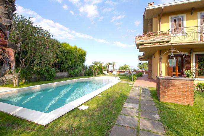 Casa vacanza a Trecastagni con grande piscina  