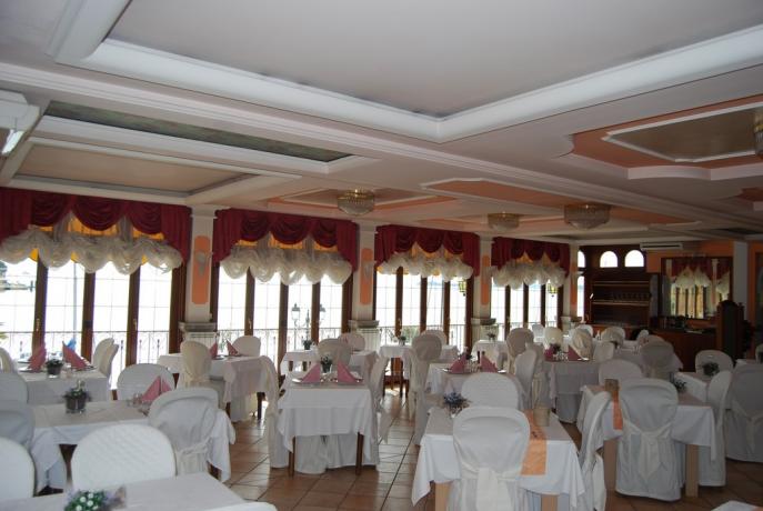 Sala Colazione direttamente sul golfo di Maderno 