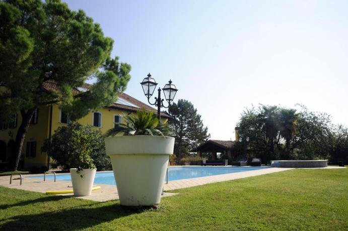 Piscina Agriturismo con vasca idromassaggio