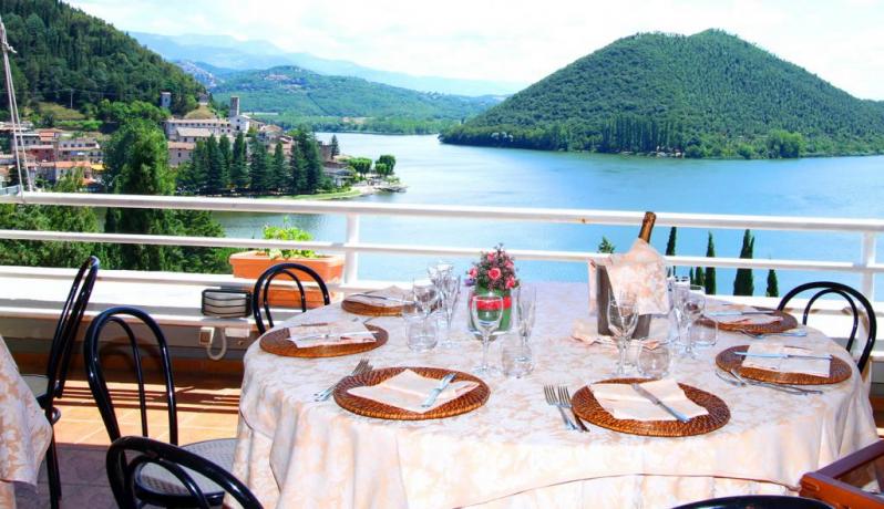 Ristorante panoramico vista lago 