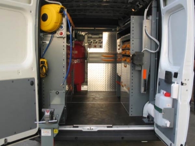 Mobile con morsa basculante ed impianto su lato sx