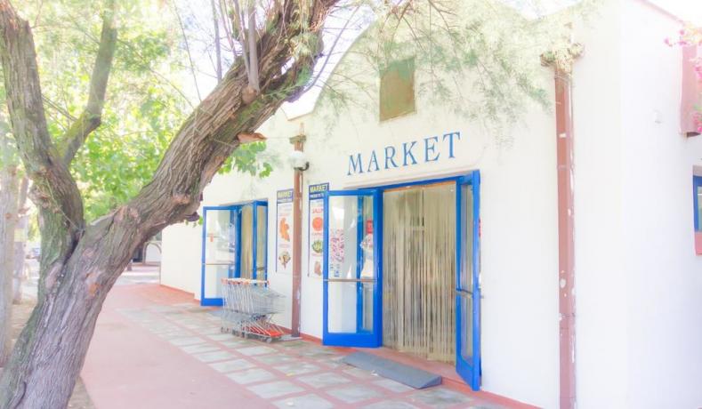 Villaggio vacanza con supermercato a Peschici