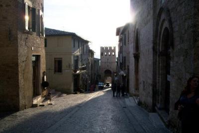casali in umbria per 100 giorni