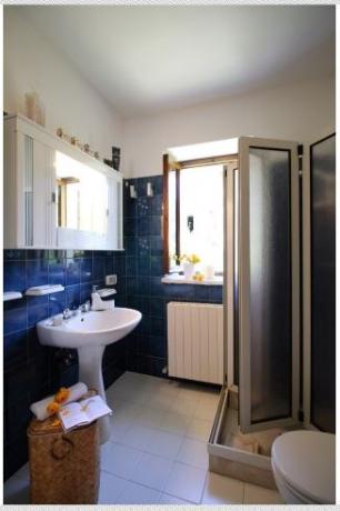 Agriturismo a Scheggino con doccia