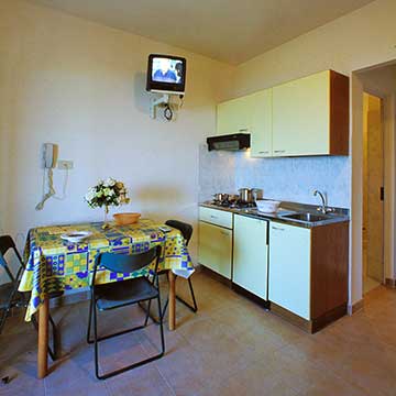 Bilo-comfort area pranzo angolo-cucina-attrezzato villaggio Silvi-marina