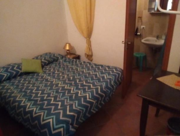 Camera Matrimoniale con Bagno Privato a Taormina