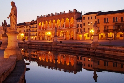 The channels of Padua, where to stay