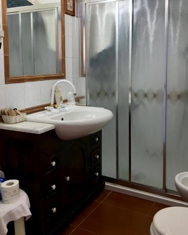 Albergo Gubbio 4 stelle Camere con Doccia