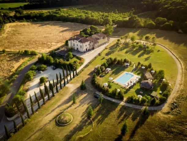 Casale campagna toscana con appartamenti-vacanze 