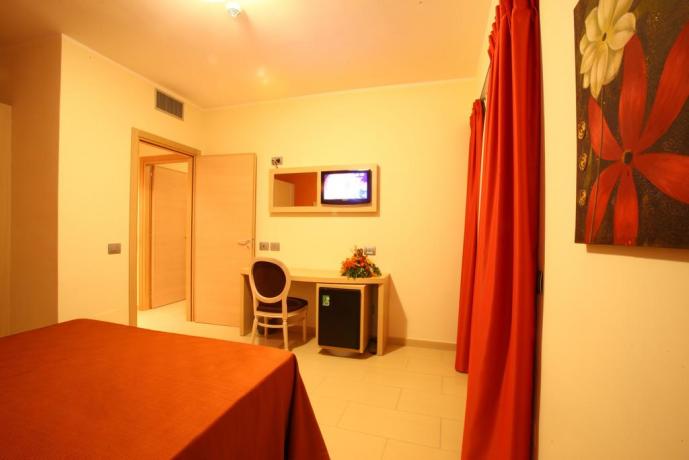 Camera con TV albergo in Calabria 