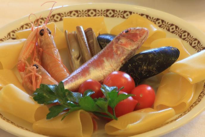 Buon ristorante di pesce Rodi Garganico in Puglia