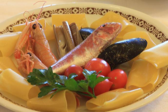 Buon ristorante di pesce Rodi Garganico in Puglia 