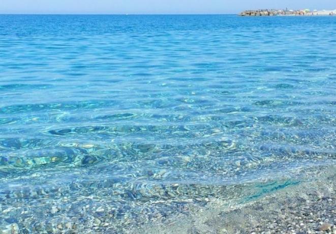 Mare cristallino ad Amantea in Calabria 