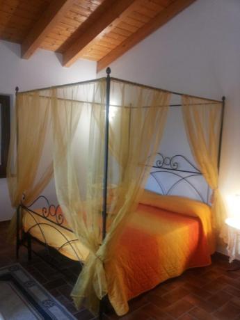 Letto a baldacchino romanticissimo