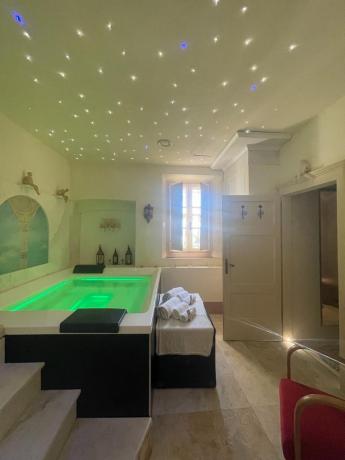Piscina-idromassaggio, cromoterapia, bagno turco Castiglione-del-Lago
