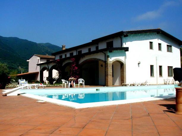 Grande Agriturismo a San Mauro la Bruca con Piscina e Solarium - ideale anche per Scolaresche