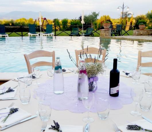 Cerimonie con allestimento bordo piscina Perugia 