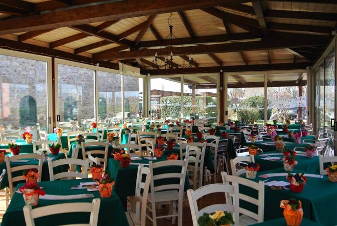 Sala con Camino ideale per Gruppi ad Assisi