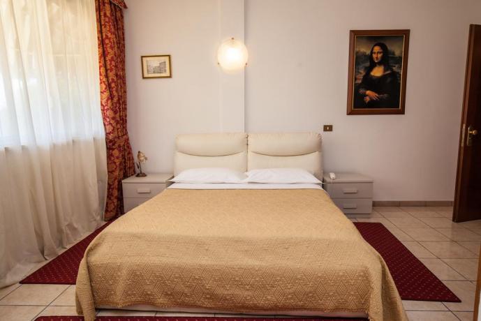 Camera matrimoniale in Hotel ad Ostia