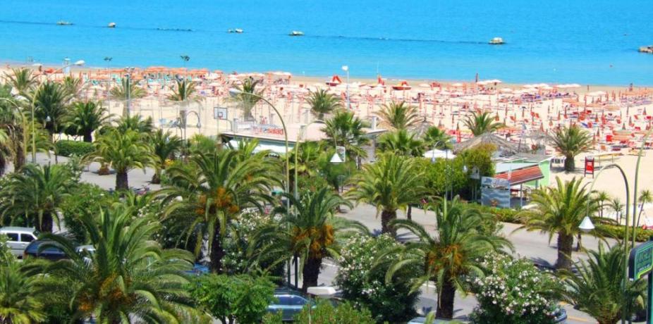 Hotel sul mare con spiaggia privata, sulla Riviera delle Palme a Marina di Campofilone,  Cucina Tipica  e nolo biciclette