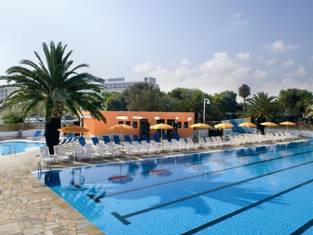 Villaggio con 3 piscine (olimpionica e per bambini) 