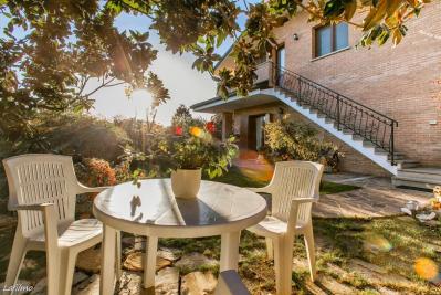 Esterno  con giardino  