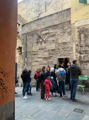 "Un'isola medievale nel cuore di Genova" visita e degustazione finale