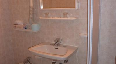 Bagno con doccia