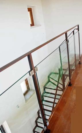 s2-10 scala interno ferro e vetro