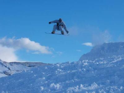 Skiing, snowboard and wintersports of all kinds 