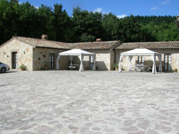 Agriturismo in Umbria per gruppi con piscina