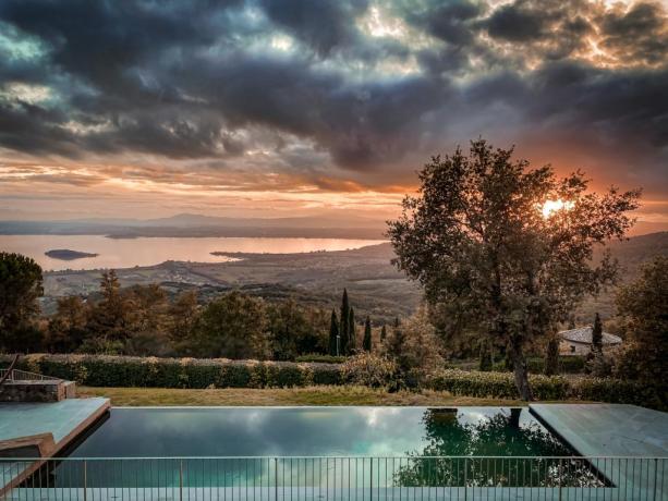 villa-esclusiva-jacuzzi-piscina-lagotrasimeno-villaponente