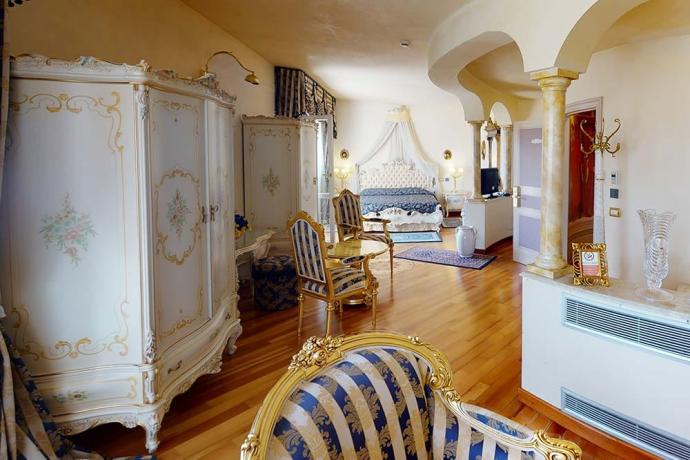 Suite con tv wi-fi aria-condizionata Arezzo centro