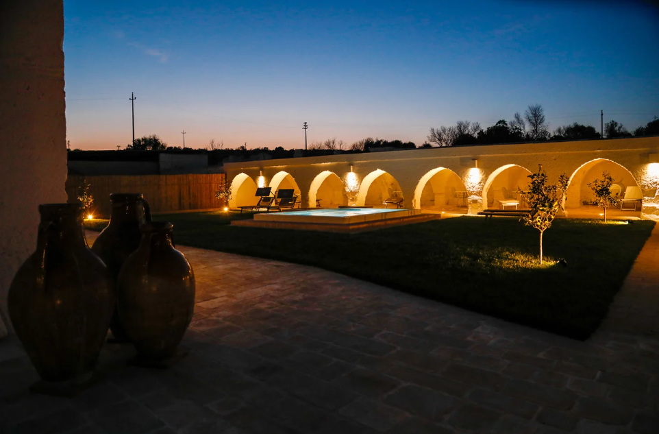 Vista Notturna su Piscina Privata