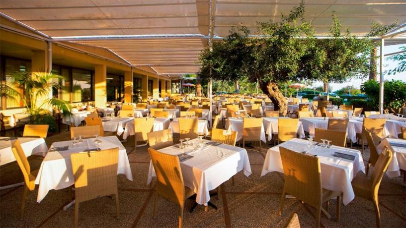 SICILIA:Villaggio 4 stelle fronte mare con ristorante