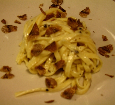 Ristorazione tipica tagliolini al tartufo