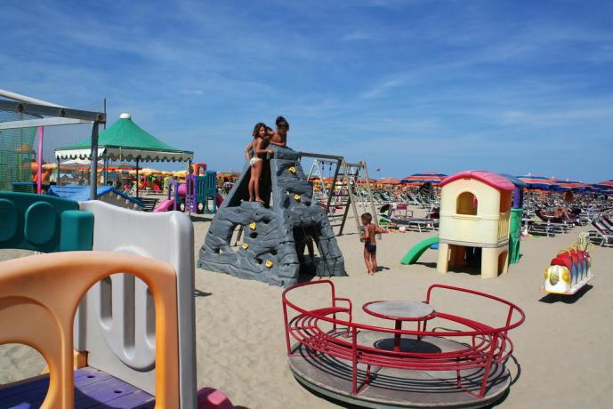 Giochi per bambini in spiaggia a Cervia 