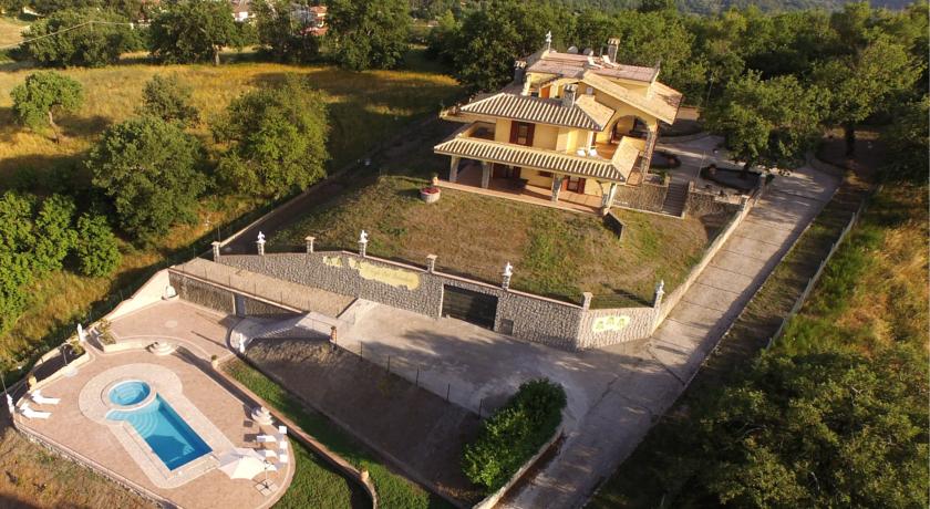 Villa vista Lago di Bolsena con Piscina 