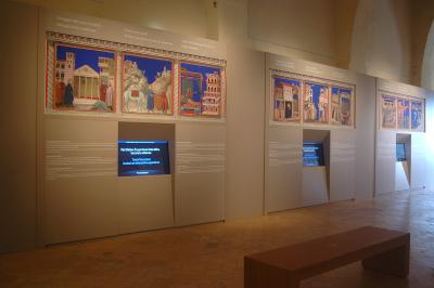 allestimento mostra con Quadri, Video, Totem