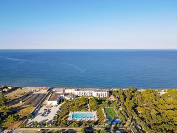 Villaggio sul Mare: Vacanza in Famiglia o Amici