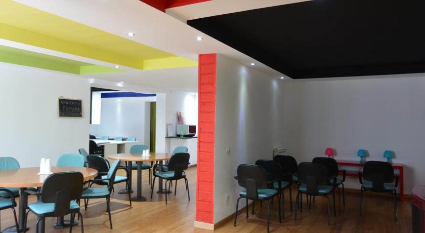 Camere economiche con WiFi Parcheggio a Pavia