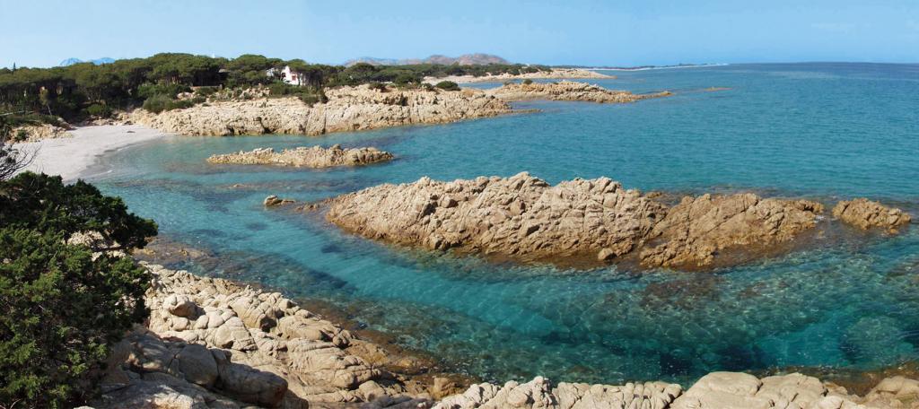 Spiaggia di Cala Liberotto con mare cristallino 