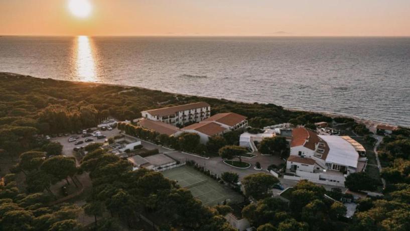 Villaggio 4 stelle fronte mare in Sardegna