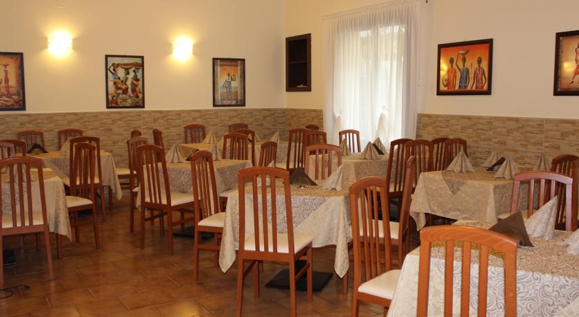 Hotel con Ristorante vicino al Mare di Rimini