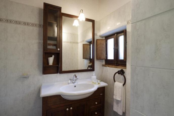 Bagno Appartamento-Clara in borgo-medievale Borgo-sul-Clitunno Umbria 