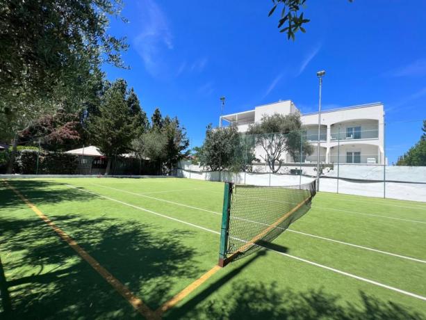 Hotel 4**** a Peschici con Campo da Tennis 