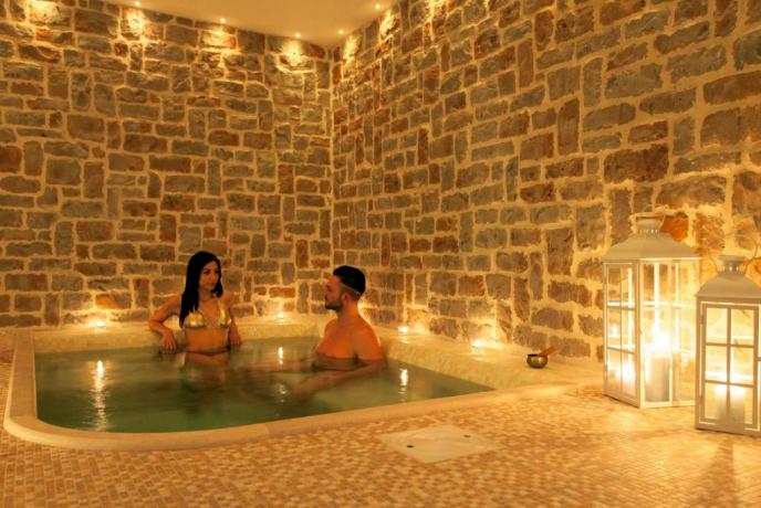 Centro benessere con minipiscina idromassaggio Perugia 