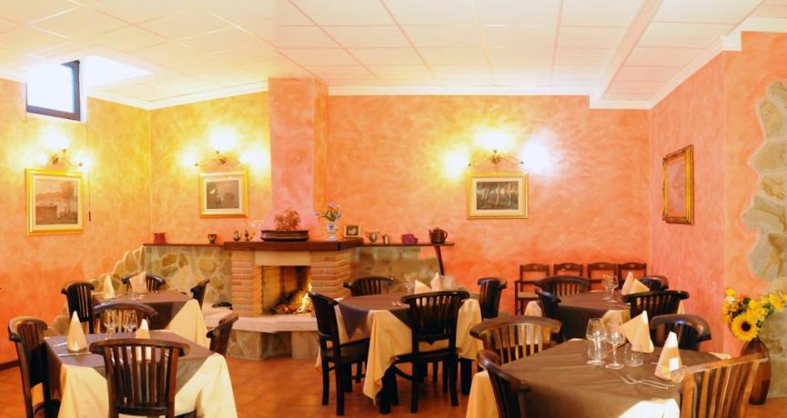 Sala ristorante hotel ad Alfedena vicino Roccaraso