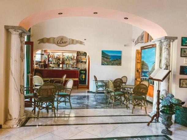 Bar in Hotel 4 stelle a Ravello