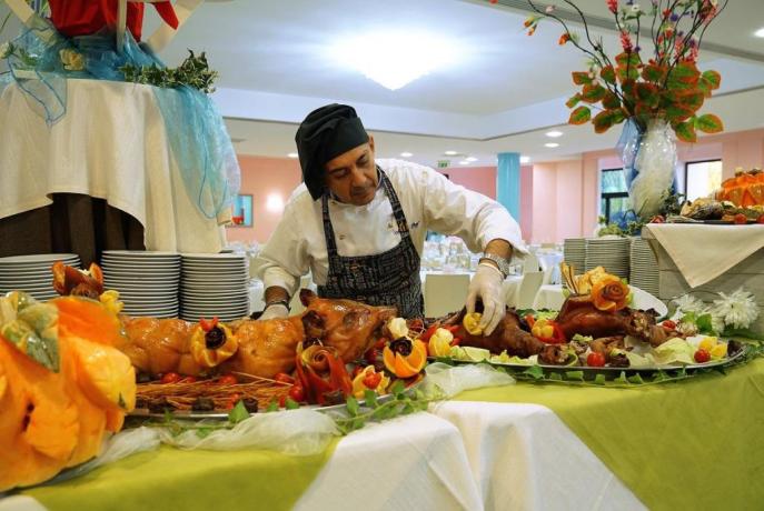 Ampia scelta di piatti a buffet Villaggio Nova-Siri 